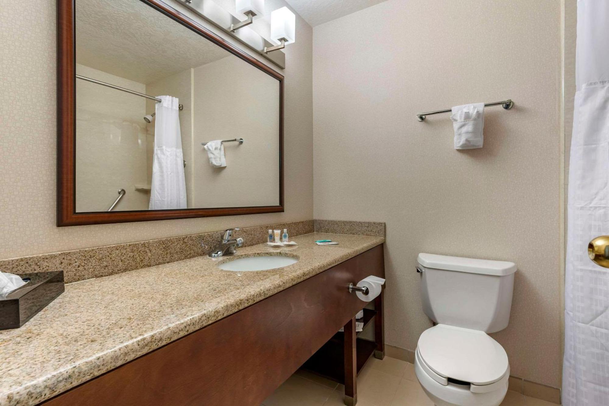 Comfort Inn & Suites Near Fallon Naval Air Station Exteriör bild