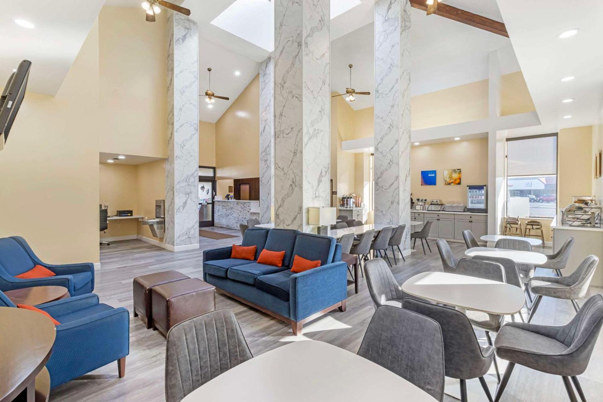 Comfort Inn & Suites Near Fallon Naval Air Station Exteriör bild