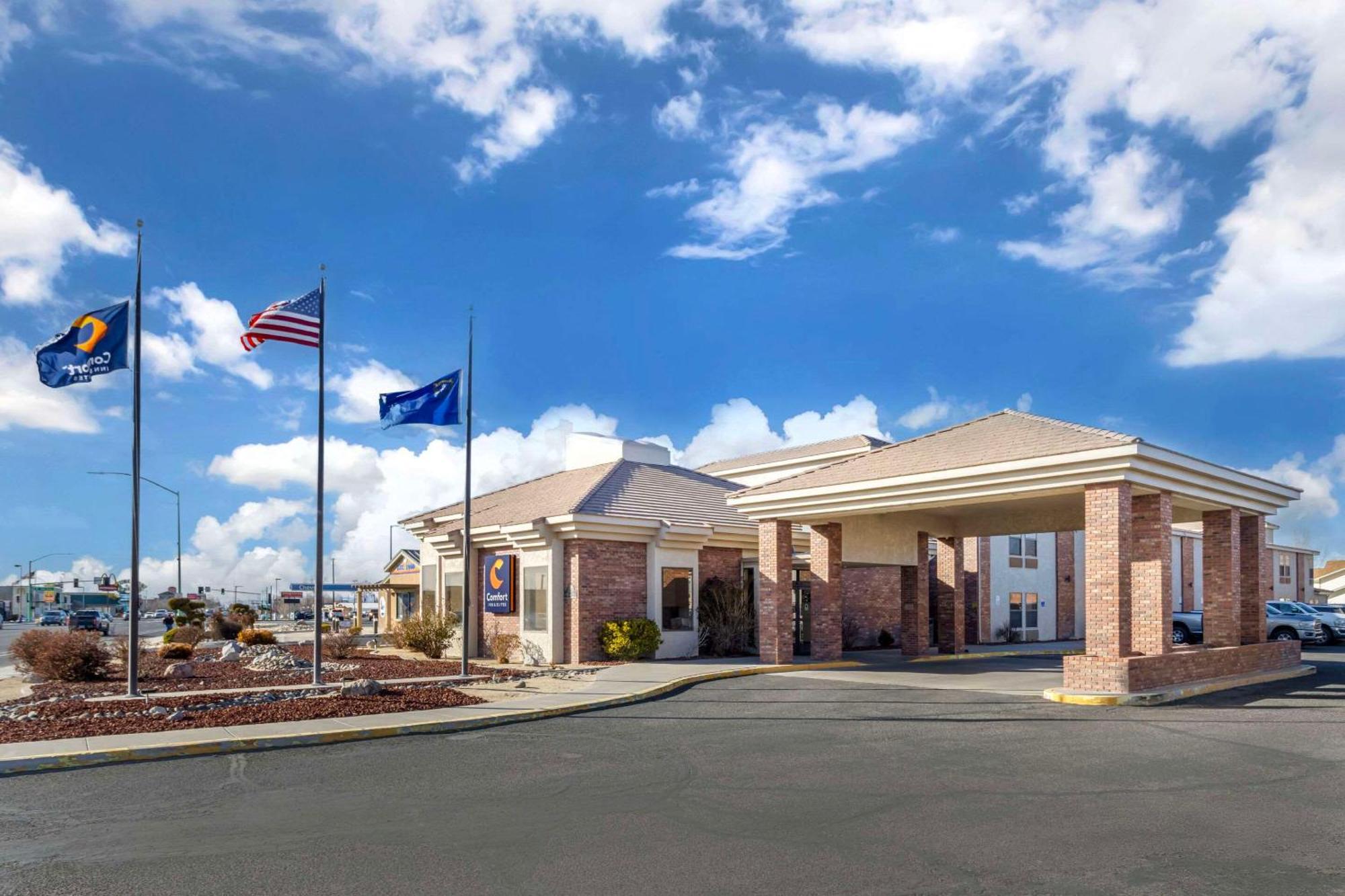 Comfort Inn & Suites Near Fallon Naval Air Station Exteriör bild
