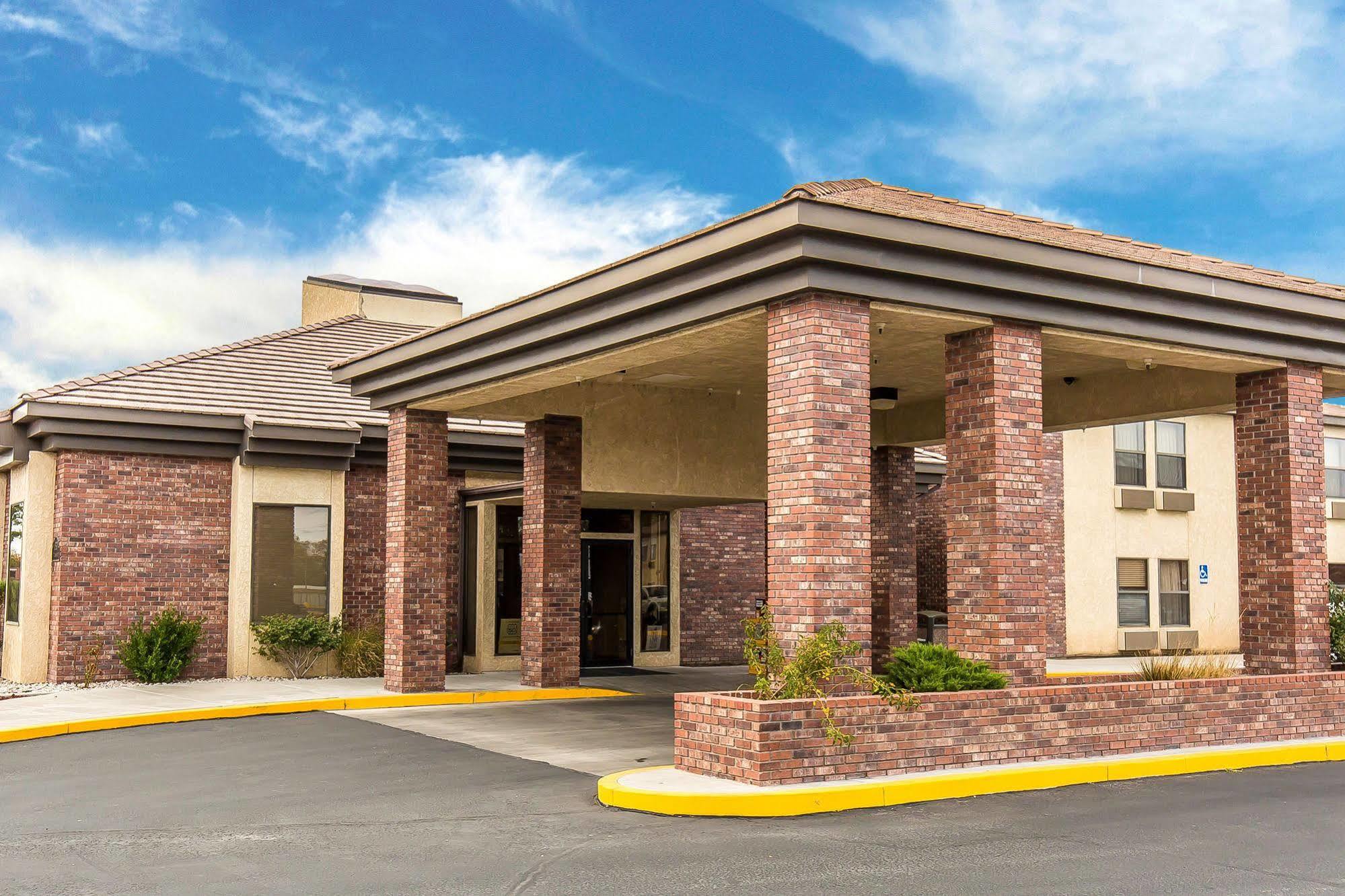 Comfort Inn & Suites Near Fallon Naval Air Station Exteriör bild