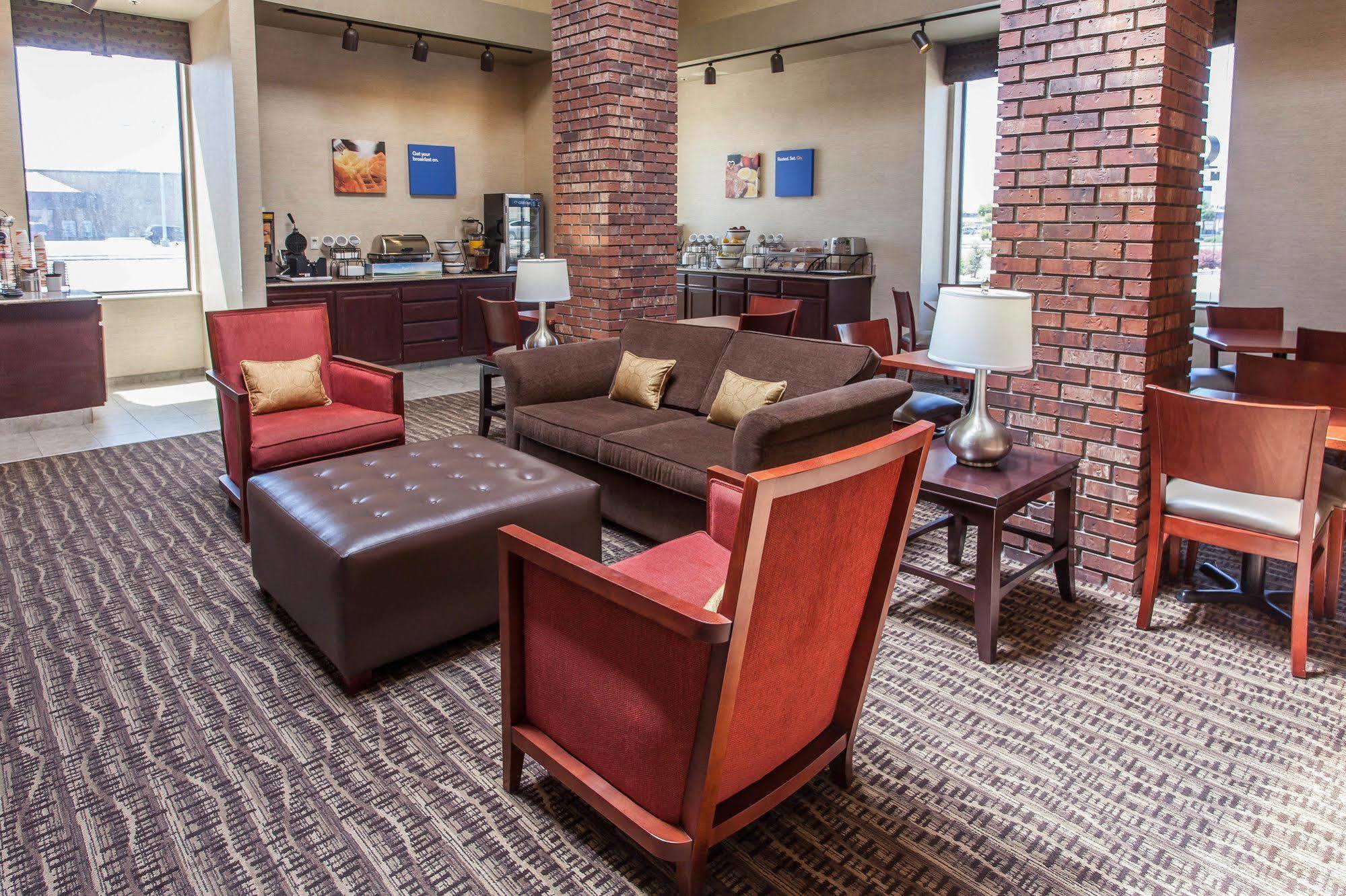 Comfort Inn & Suites Near Fallon Naval Air Station Exteriör bild